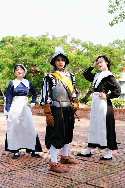 穿越府城300年！ 熱蘭遮市集中秋連假安平古堡開市，連續三天帶來沉浸式市集體驗，邀請民眾一同感受多元族群交會的歷史風貌。