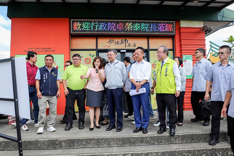 卓榮泰院長視察嘉義番路鄉農會,中央地方合力推動柿子產業升級-2