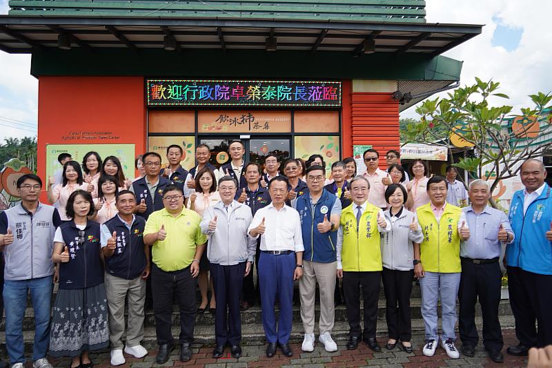 卓院長視察番路鄉農會冷鏈運用及新廠規劃情形與會人員合影
