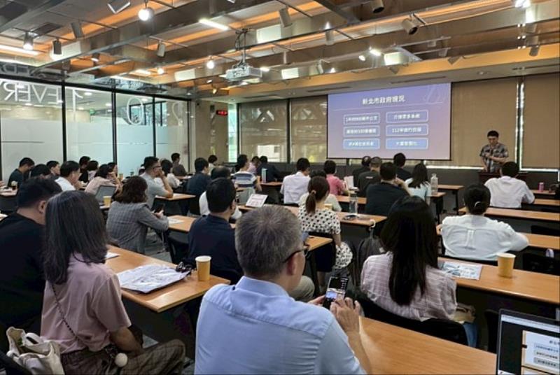 「行動自然人憑證介接推廣說明會」線上線下同步舉行，吸引百位公務機關專業人員參與。