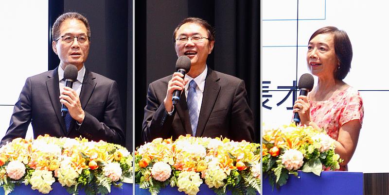 （左起）許輝煌學術副校長、林俊宏行政副校長、陳小雀國際事務副校長進行「教育未來」專題演講。（圖／淡江大學提供）