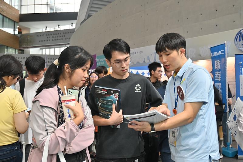 國立清華大學就博會宣傳照片