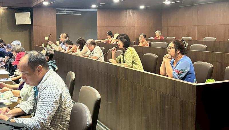 「全民外交研習營」講座中，學員在Q&A交流環節踴躍發問