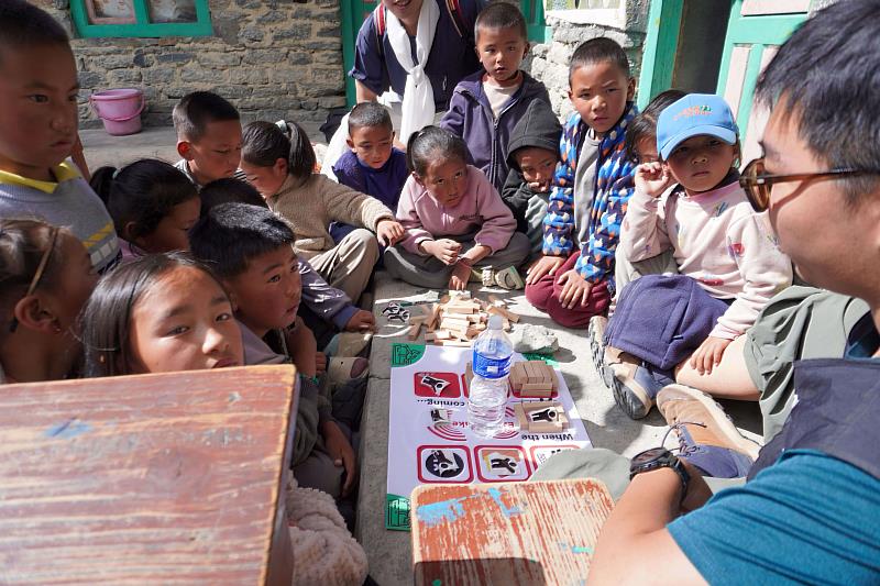 團隊於馬南小學進行防災教育課程