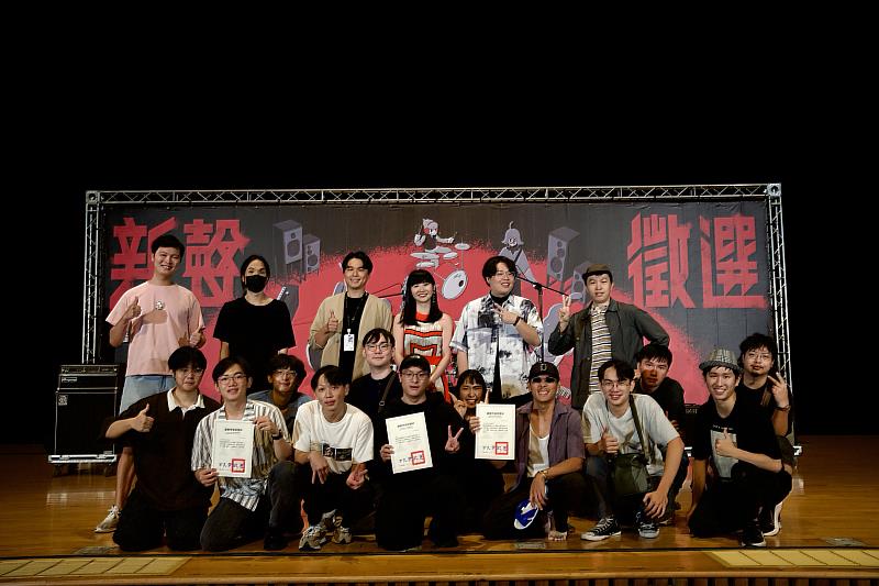 3組獲獎團隊合影