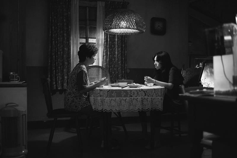 第8屆「柏林臺灣影展」開幕片《小雁與吳愛麗》呈現家庭親人間的情緒拉扯,張力十足(牽猴子股份有限公司提供)