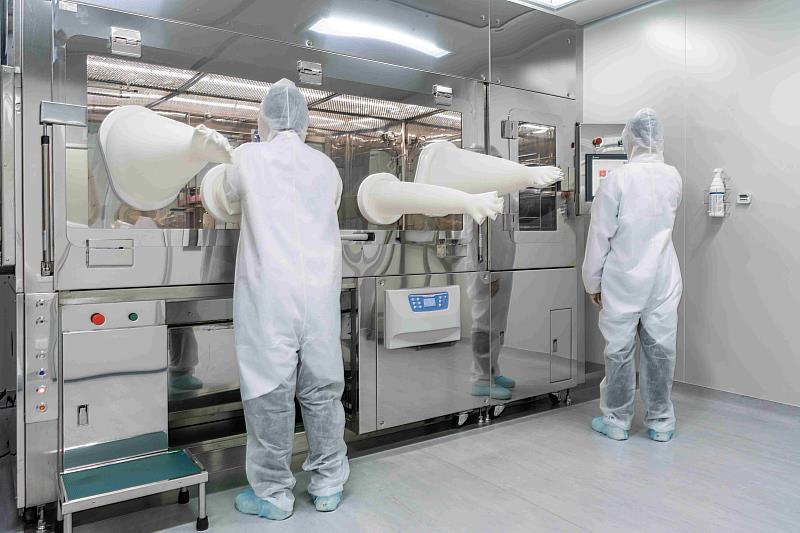 亞家生技自主研發「微型智能細胞製劑廠」,代表國內生物製藥設備領域的創新能力,正從台灣製造走向「台灣創造」。(資料來源:亞家生技)