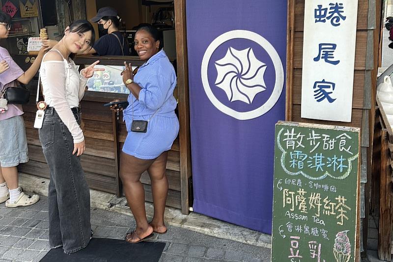 南大與中正大學學生於國華街展開國際交流導覽，體驗臺南文化魅力
