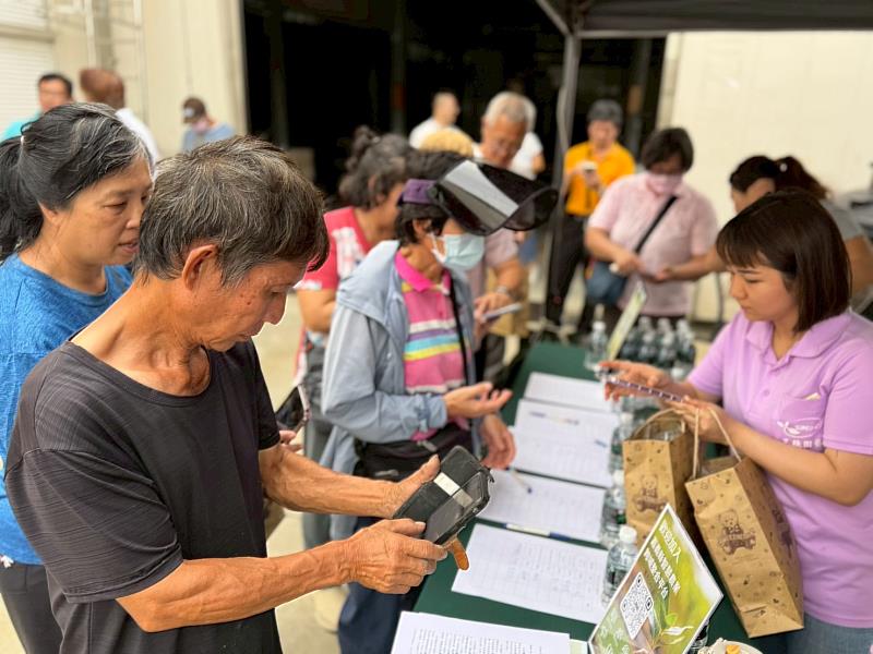 嘉義縣打造科技翻轉蔬菜產業，三欣園藝AI精準預測萵苣產量
