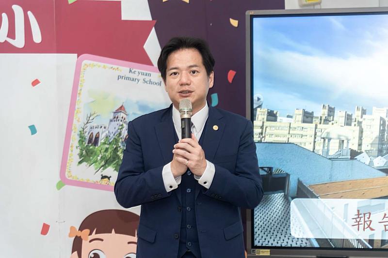 代理市長邱臣遠致詞將持續投入資源，完善校園設施。