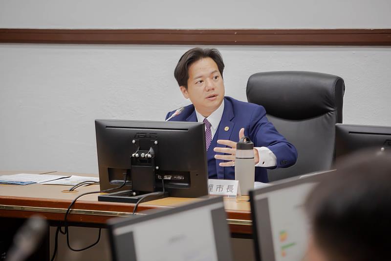 代理市長邱臣遠針對重大交通事故報告提出裁示。