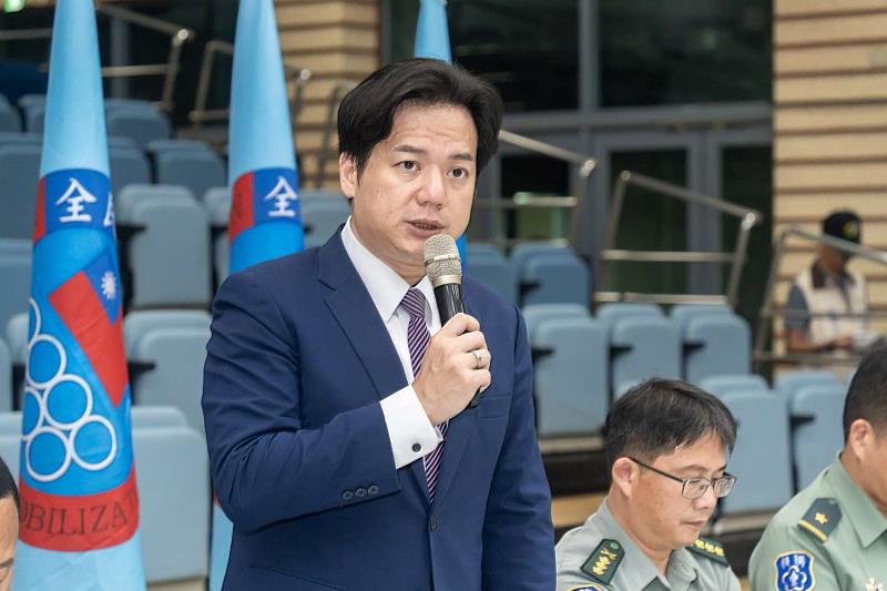 代理市長邱臣遠致詞