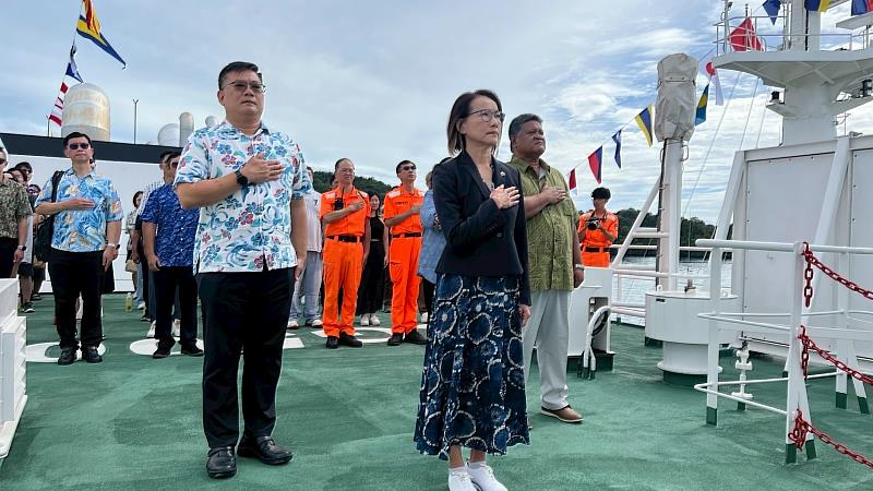 台北艦舉行台帛聯合升旗