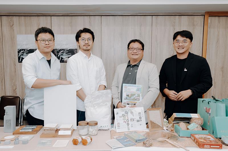 聚焦循環經濟解方的地方創生團隊，包括耍廢工廠、台以八翁公司、旗山糖廠社區發展協會。