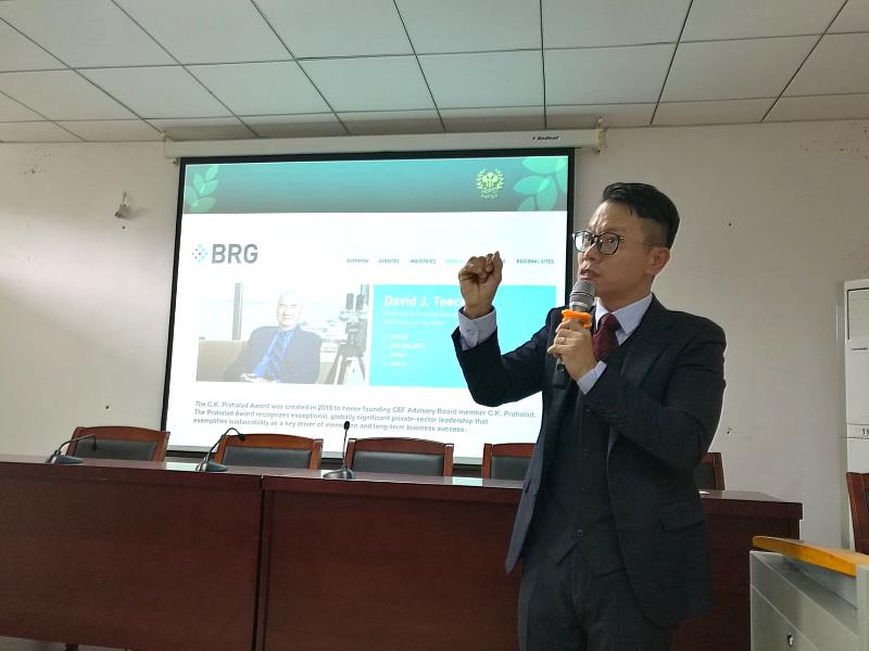 徐立偉老師擅長以大數據來分析觀光旅遊，讓業者有所依據規劃