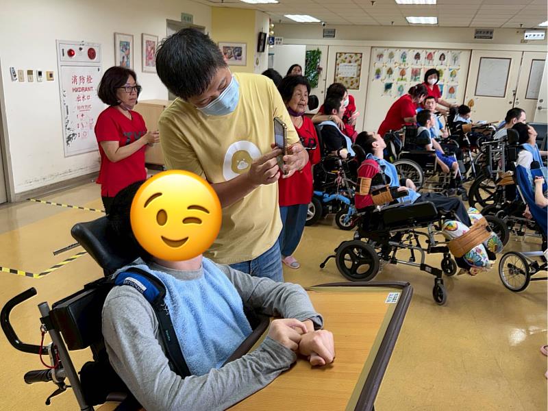 由救國團新北市真善美聯誼會主辦的「心手相連・愛在八里」公益陪伴活動,於114年9月21日(星期日)在新北市立八里愛心教養院溫馨展開。