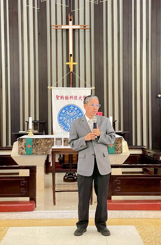 唐彥博校長強調聖約翰是一個充滿愛的大家庭，他引用「天生我材必有用」，鼓勵同學勇於發揮所長，並以愛心與奉獻回饋社會。