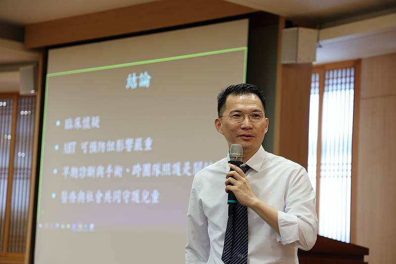花蓮慈院神經外科主任蔡昇宗醫師認為早期診斷、及時手術及跨團隊照護，以及第一線醫師的細心觀察，才能透過醫療與社會共同守護兒童。（攝影/吳宛霖）