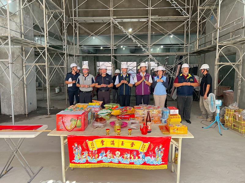 本工程預計115年7月完工，進駐新廳舍後，透過更流暢的出勤動線、充裕的訓練空間，進一步提升救災救護效能，提供更優質的消防安全服務及市民安居樂業新環境，未來新北市政府將不負眾望共同守護新北市民。