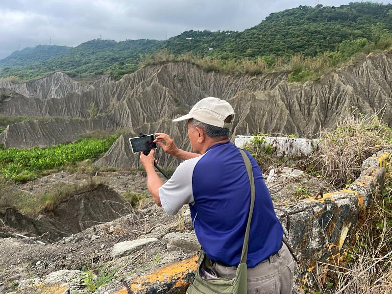 學員拍攝南勢湖特殊地景素材