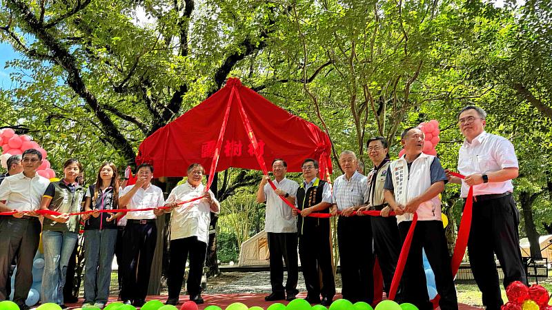 救國團葛永光主任及重量級貴賓出席「露樹村」揭牌剪綵典禮