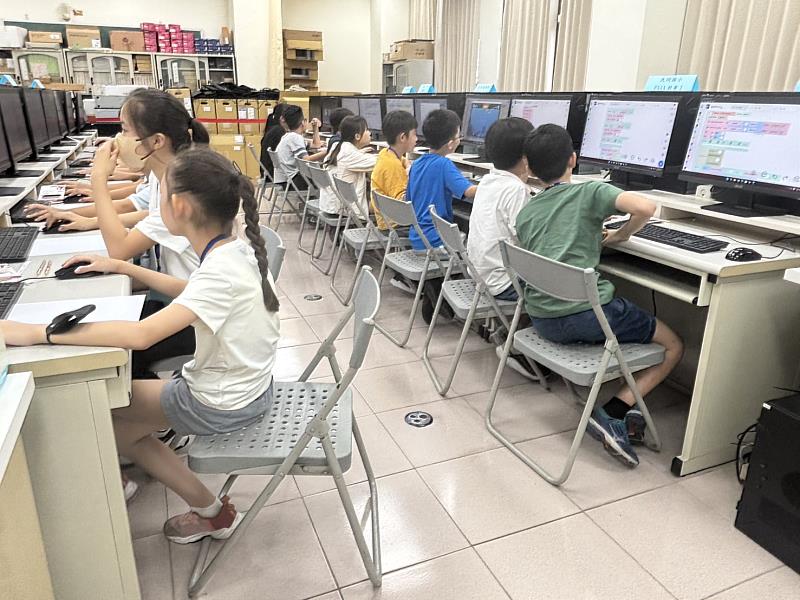 AI程式設計挑戰賽
