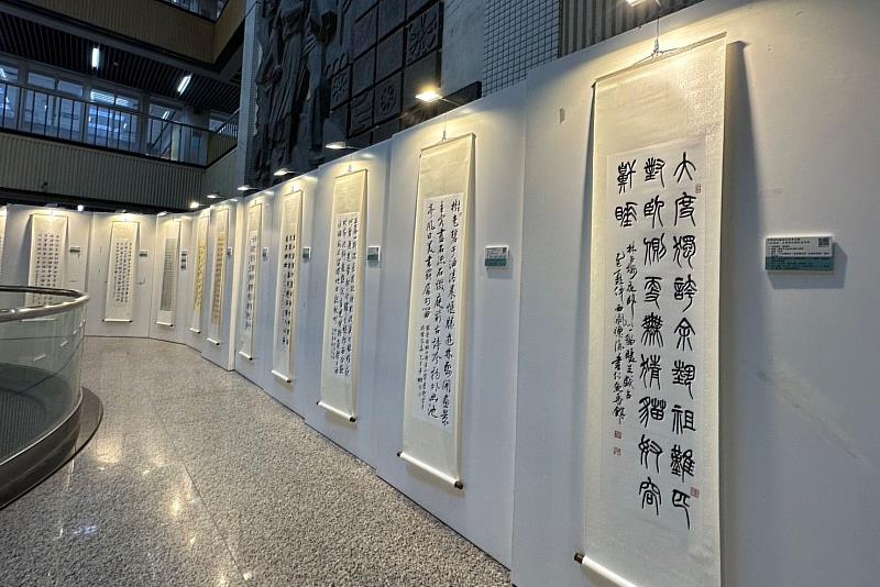南大展出書法家作品，呈現漢詩與家鄉文化緊密連結