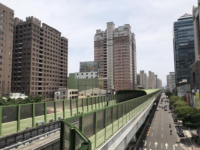 台中捷運綠線G6 站聯開案於今年7月動土,周邊屬於早期發展商圈,有許多條件頗佳的中古成屋,包含總價帶在1,000萬左右的華廈、1,500萬以下的震後電梯社區,以及300-400萬左右的電梯套房。