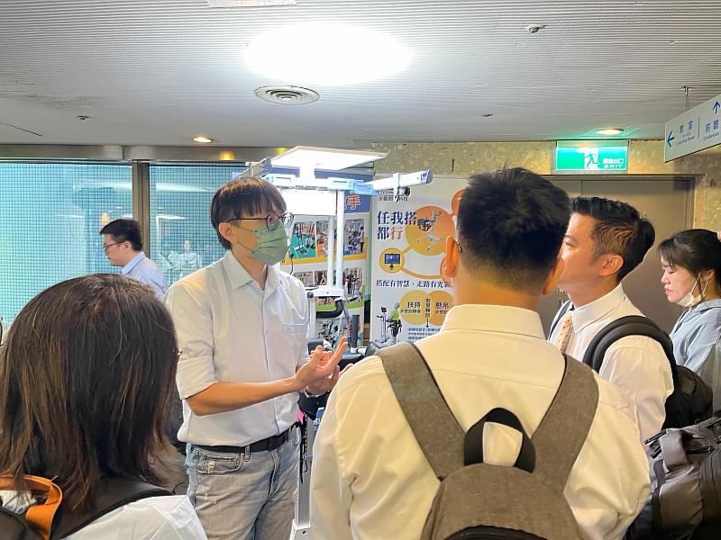 南山人壽提供紮實的教育訓練，讓業務夥伴能夠陪伴不同需求的客戶。