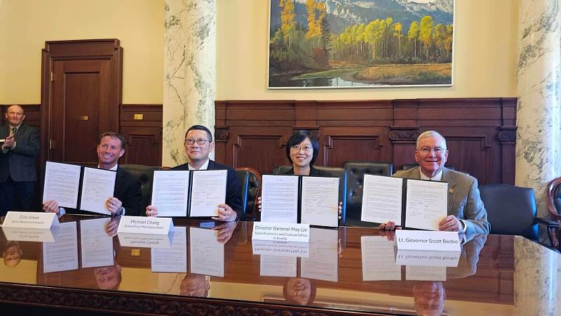 愛達荷州副州長Scott Bedke見證簽署台灣農訪團購買小麥意向書