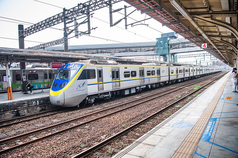 TPASS除市區公車與公共自行車亦包含台南市與嘉義市台鐵通勤方案 