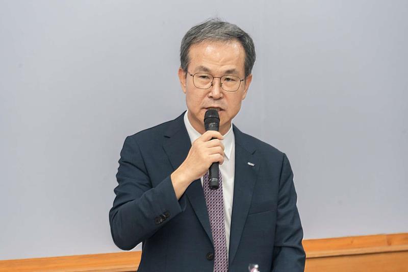 韓國電子通信研究院長方承燦致詞