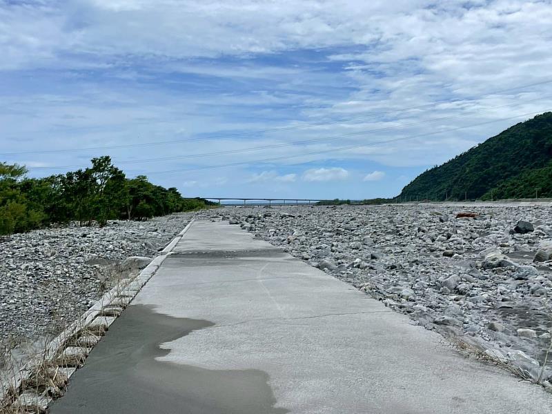 颱風豪雨挾帶泥沙 東縣府兩週內將啟動緊急清疏處理淤積