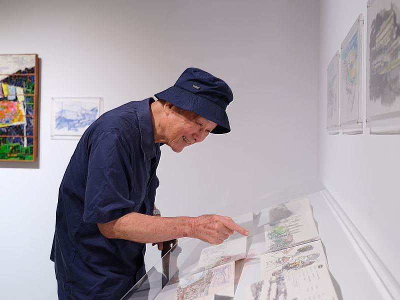 本次亦展出胡達華少見的日常素描寫生隨記與〈老九份之歌〉填詞作品，呈現藝術家豐沛的生活情感與生命力。（新北市美術館提供，攝影：廖家鴻）