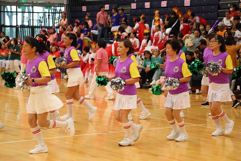 嘉縣114年運動i臺灣2.0體育嘉年華，青銀熱舞輪番上陣