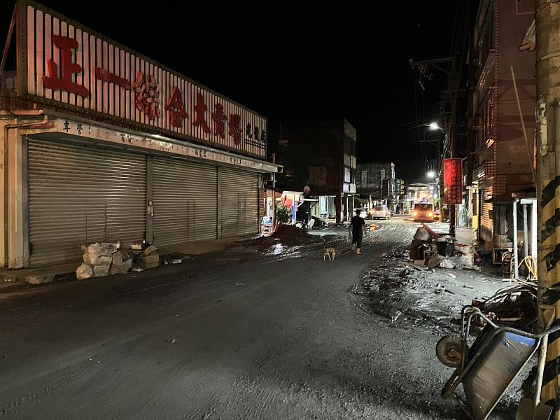 連假三天志工大量湧入 避免志工受傷大型器械縣府深夜趕工清理3