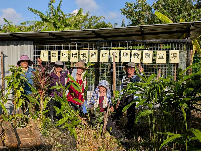 風草農園新建置之行動堆肥「雞」