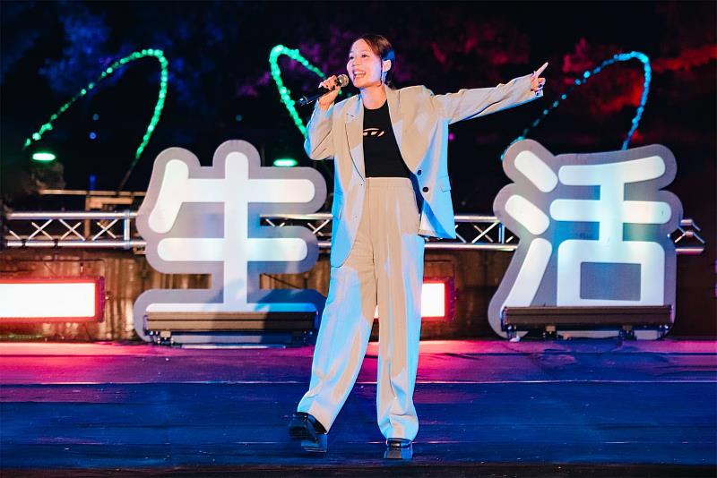 台東藍海生活節浪漫開演！湖畔音樂與水舞一次享受(照片台東縣政府提供)