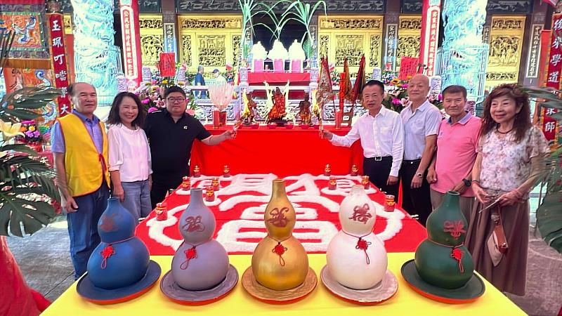 嘉義歡喜財神廟六週年廟慶暨小太陽獎學金頒獎典禮盛大舉行