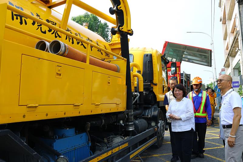 黃敏惠市長感謝救援隊伍攜工程機具前往救援