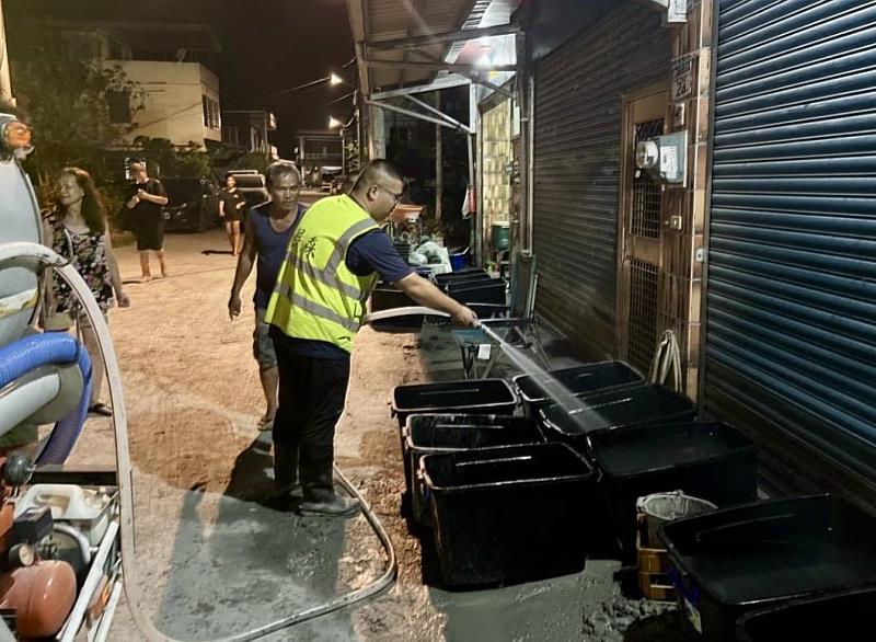 新竹市重機具團隊持續留守災區，投入相關復原重建任務。
