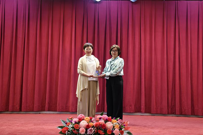 財政部莊翠雲部長於第61次全國賦稅會報公開表揚。