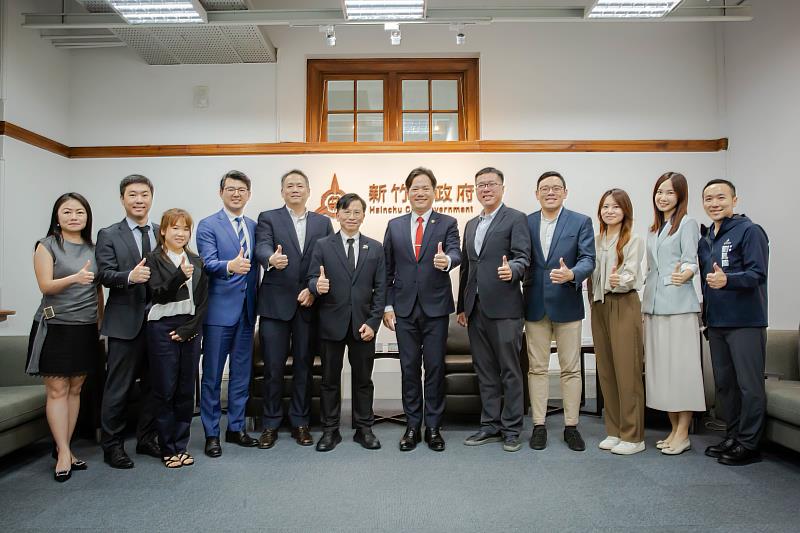 墨爾本台灣商會訪團與市府團隊合影