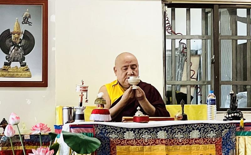 祈福法會禮請藏傳佛教寧瑪派釋迦仁波切主法。(圖由靈鷲山佛教教團提供)