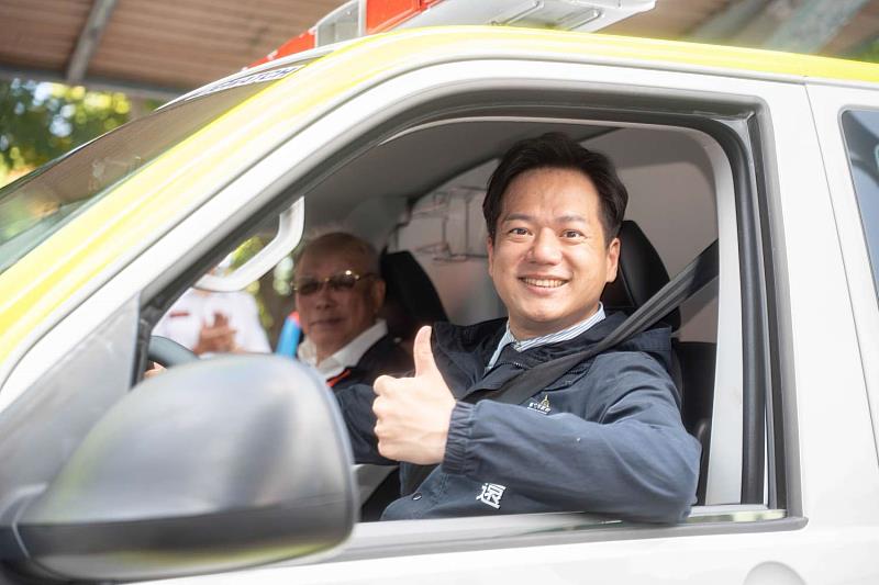 邱代理市長啟用鳴笛。