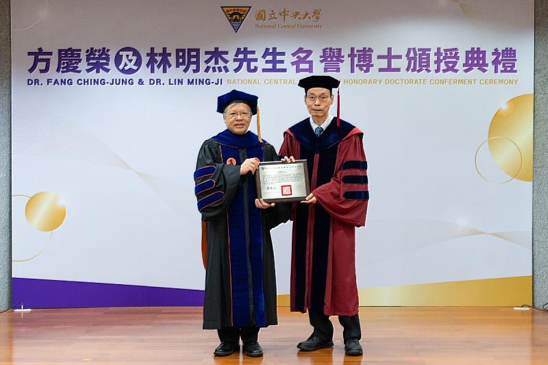 方慶榮先生為陽光社會福利基金會創會董事之一,落實洗車及重建中心服務,提升社會服務品質,為社福領域立下典範。