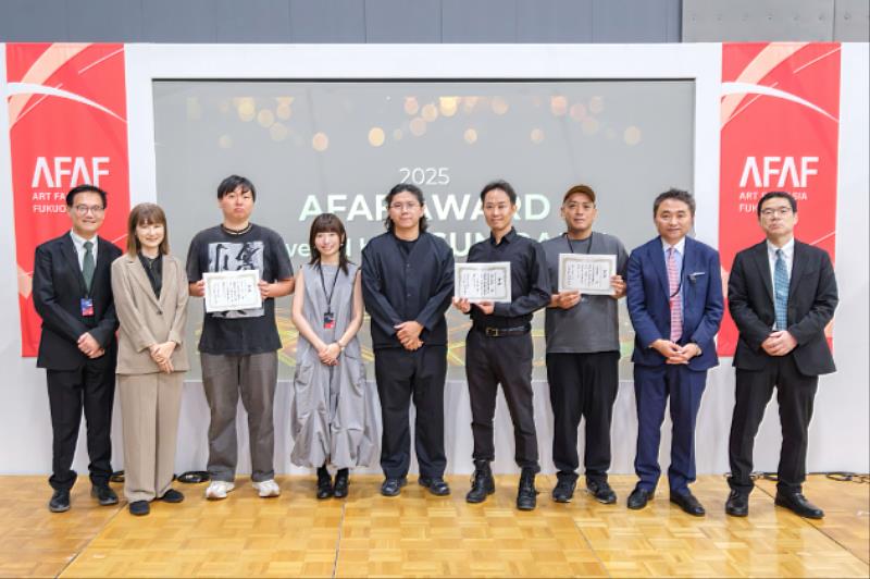 玉山銀行攜手福岡亞洲藝博會舉辦「AFAF AWARD powered by E.SUN BANK」公開徵件競賽,獲獎藝術家們共同合影。