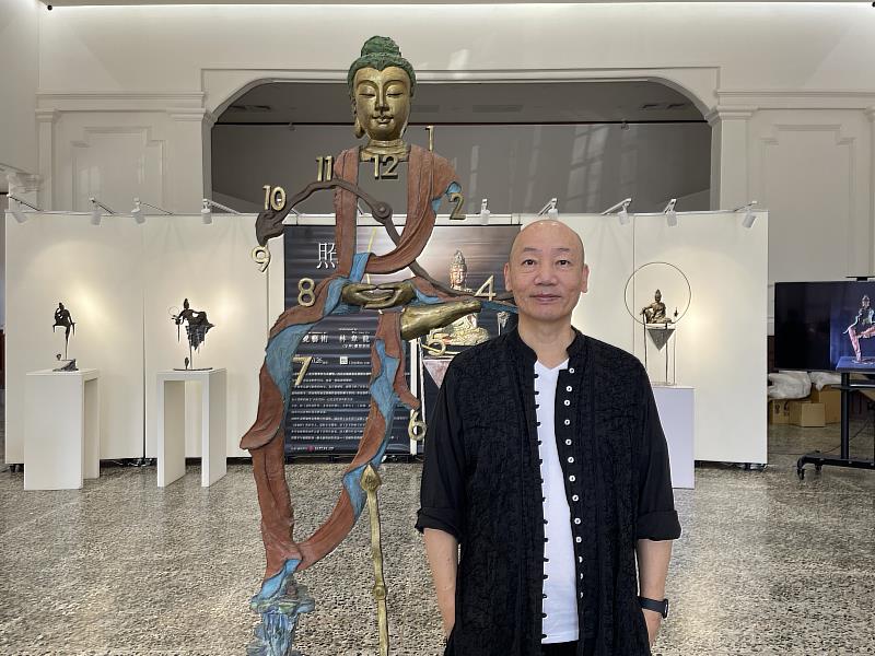 林韋龍與作品合影