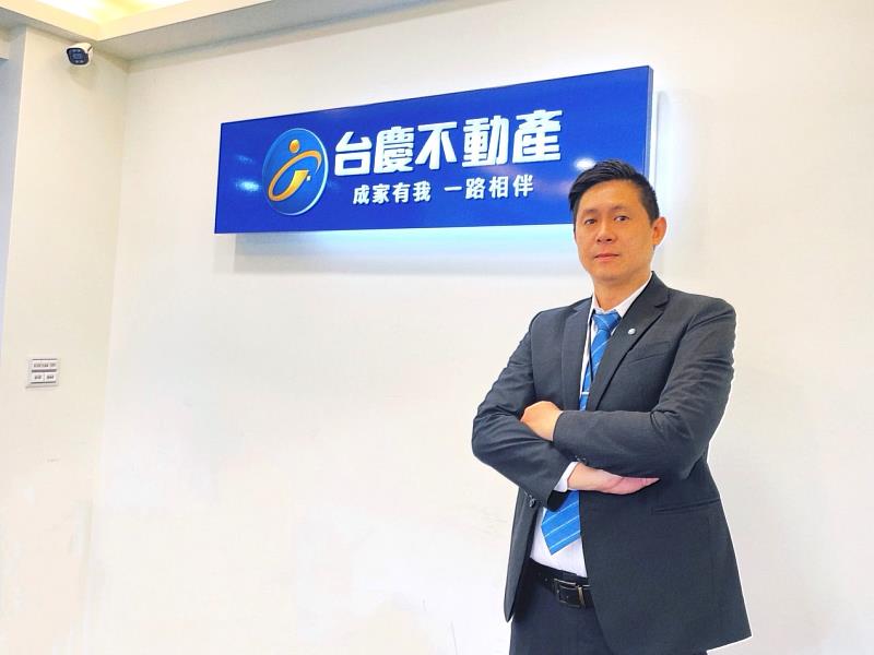 去年6月創業的胡尚勳，憑藉永慶的聯賣制度與團隊共好精神，單月業績較去年逆勢成長。圖片來源：永慶房產集團