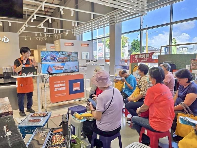 臺東縣府攜手特力屋 帶領銀髮族實地體驗職場